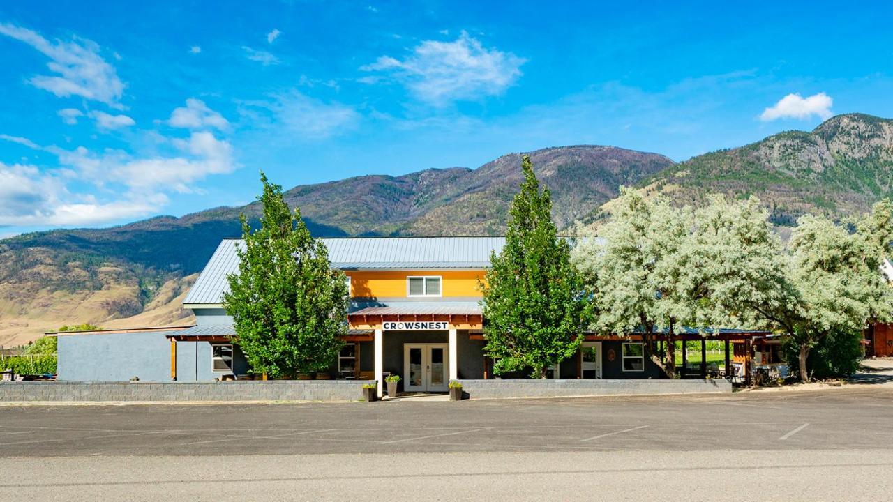 Crowsnest Vineyards Guesthouse Keremeos Exterior photo